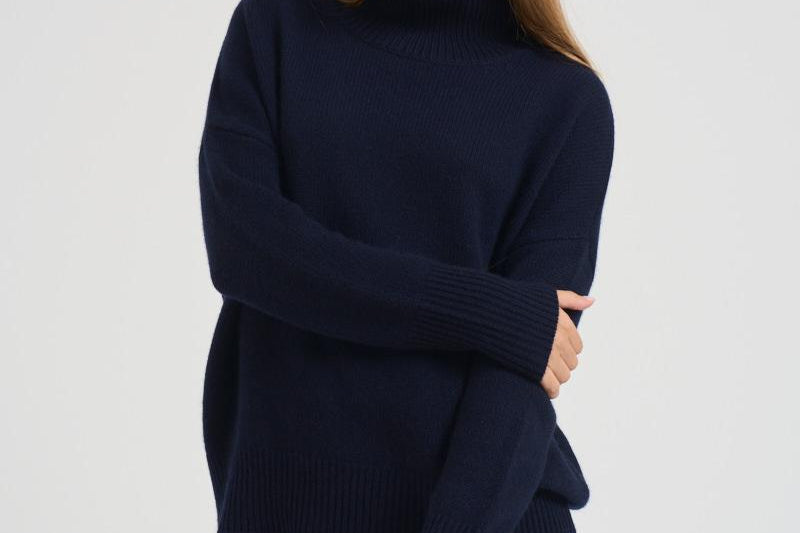 Dolcevita donna Heidi in cashmere blu 202113 NAVY LISA YANG