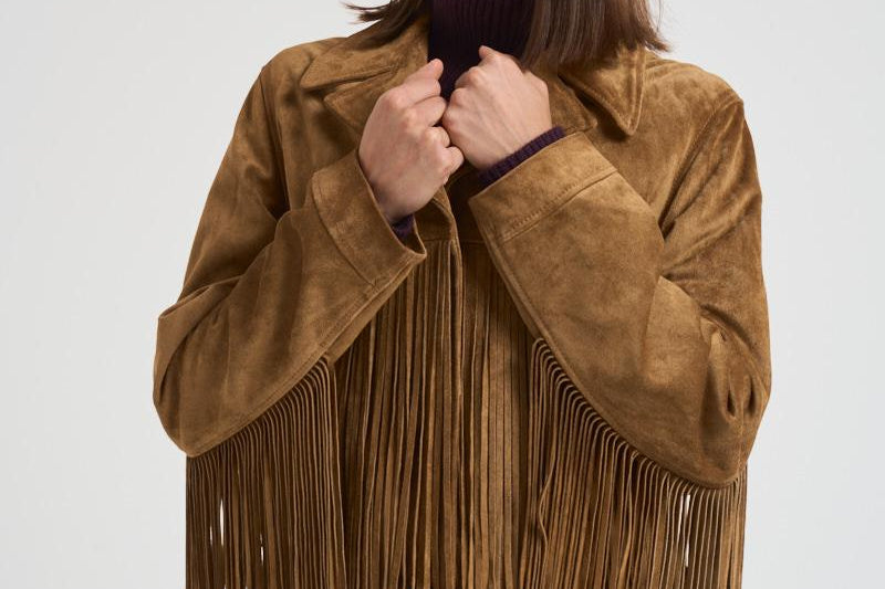 Giubbotto donna in suede cammello con frange GWP02368 P00216055678 GOLDEN GOOSE
