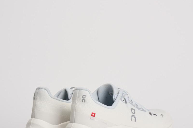 Sneakers donna Cloudtilt bianche CLOUDTILT. ARTIC ICE ON RUNNING