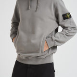 Felpa uomo con cappuccio grigia 6100029 S0A20V006B STONE ISLAND