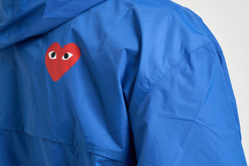Giubbotto K-Way uomo con cappuccio blu PJ502 /BLUE-1 COMME DES GARCON PLAY 