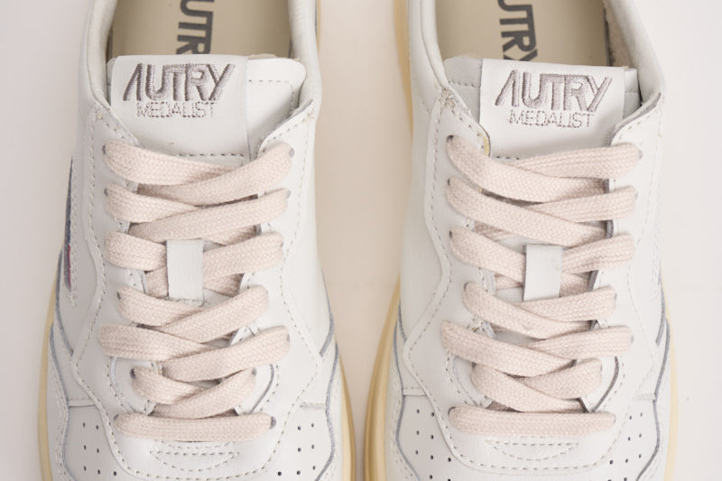 Sneakers donna medalist low bianca AULW LL15 AUTRY 