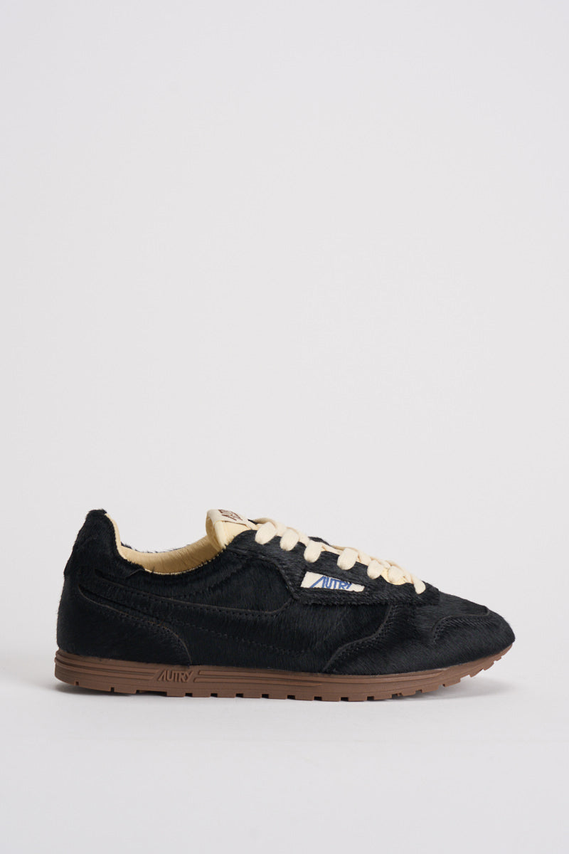 Sneakers donna Windspin in suede nera WSLW YN01 AUTRY 