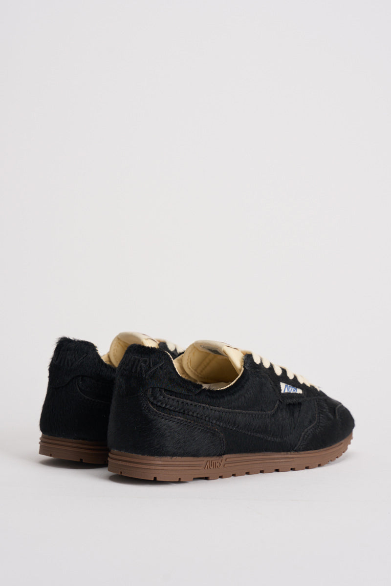 Sneakers donna Windspin in suede nera WSLW YN01 AUTRY 