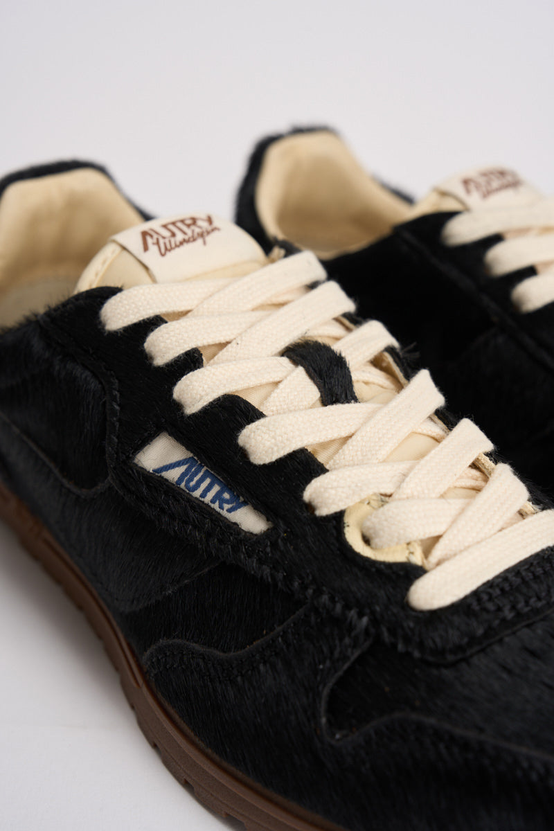 Sneakers donna Windspin in suede nera WSLW YN01 AUTRY 