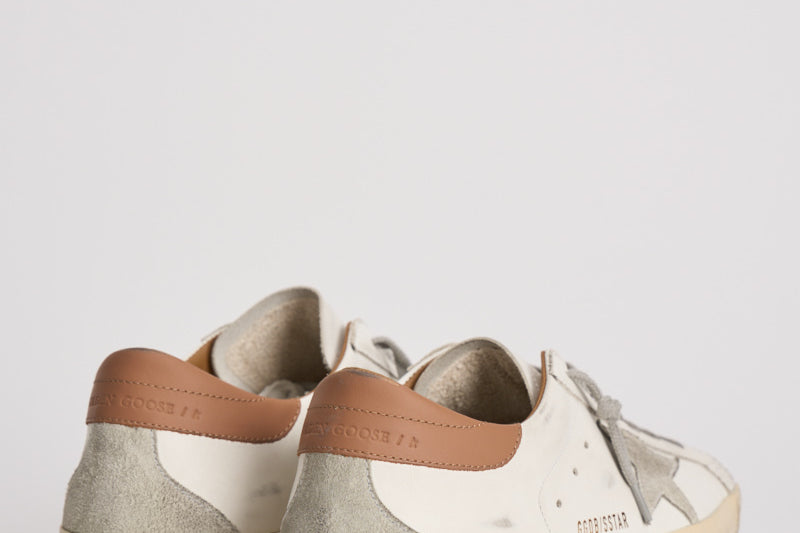 Sneakers uomo bianco e cammello GMF00102 F00218210803 GOLDEN GOOSE 