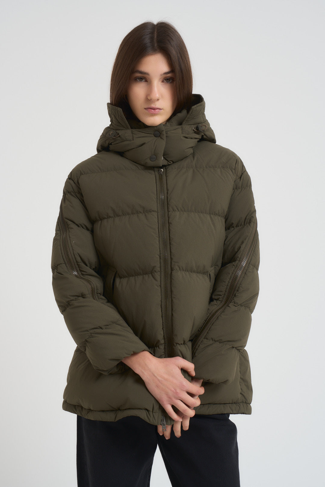 Piumino donna corto verde militare PI002097D 7740 HERNO 