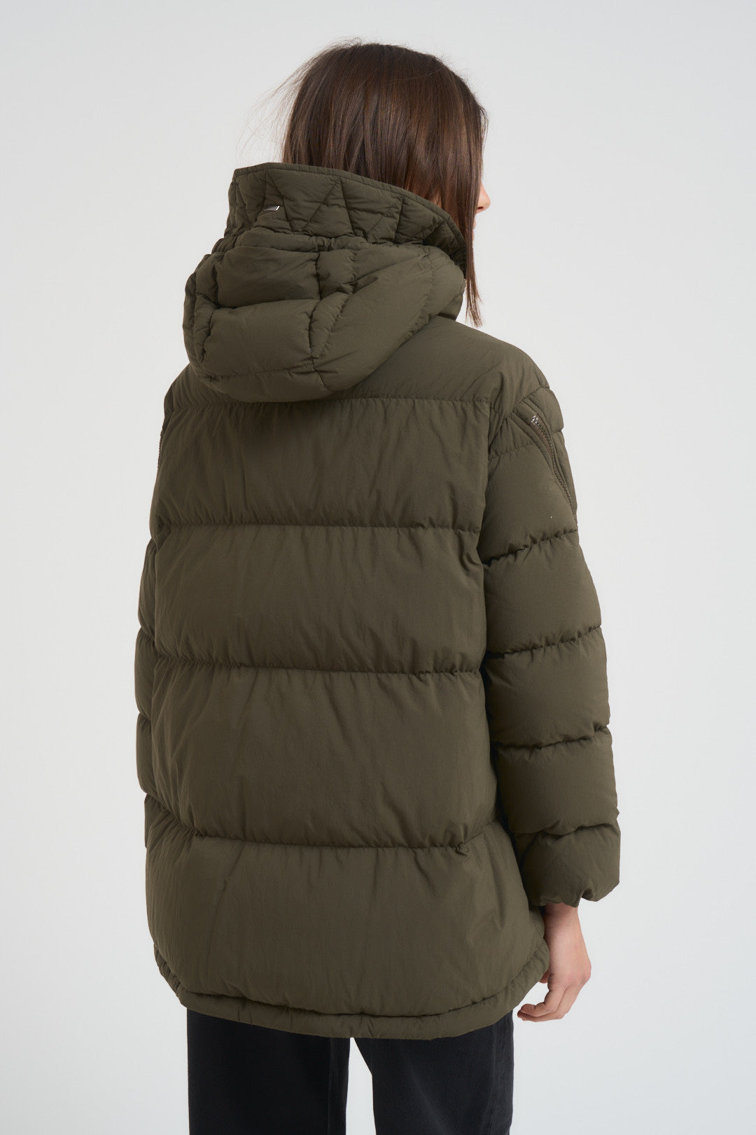 Piumino donna corto verde militare PI002097D 7740 HERNO 