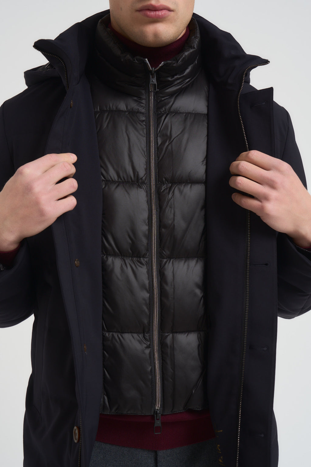 Piumino con cappuccio blu scuro F09MUCX581 18589 MONTECORE 