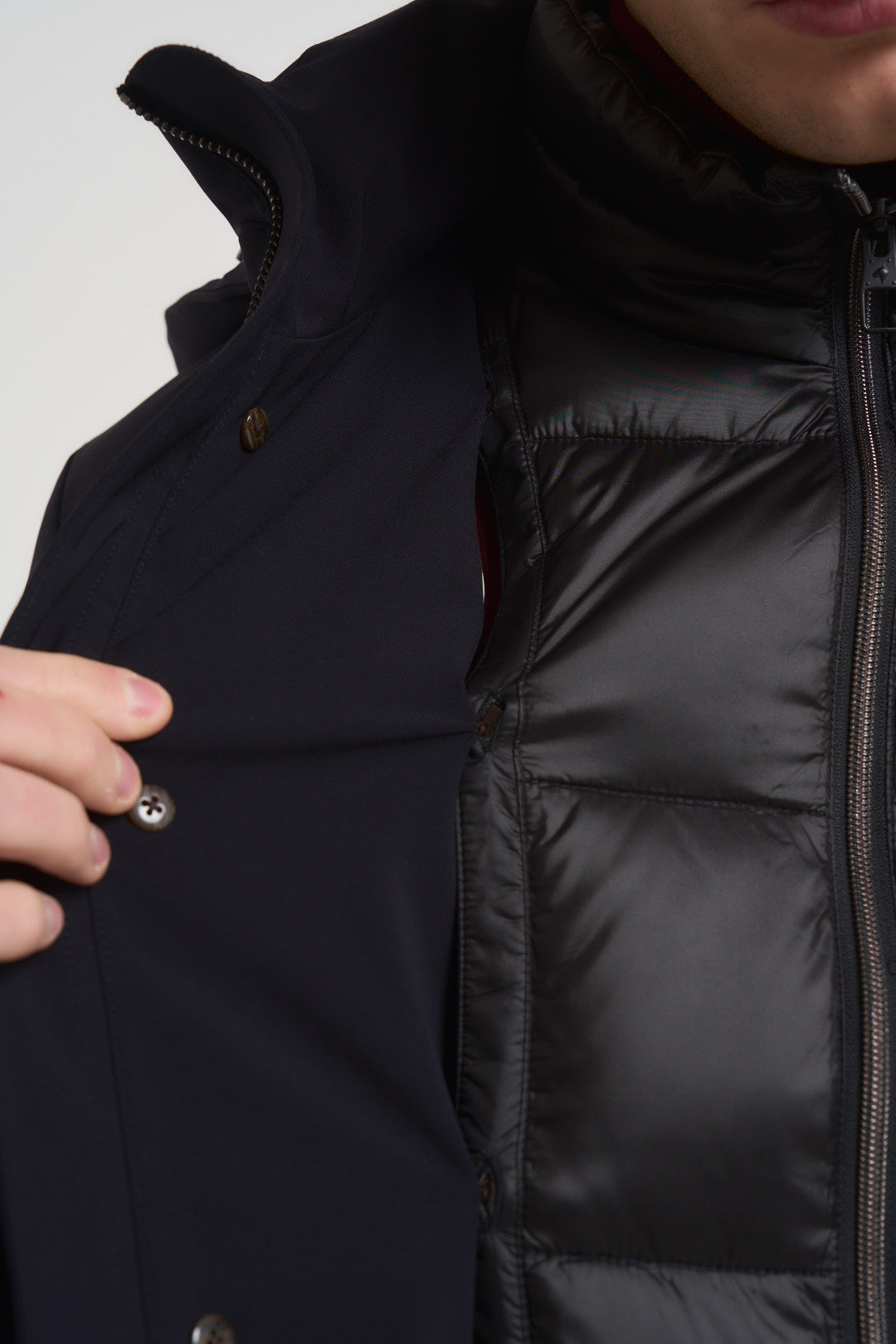 Piumino con cappuccio blu scuro F09MUCX581 18589 MONTECORE 