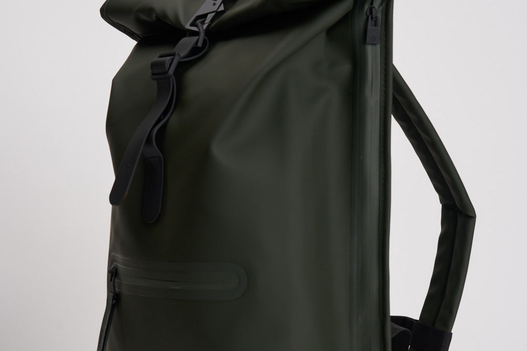 Zaino uomo impermeabile verde 13320 03 RAINS 