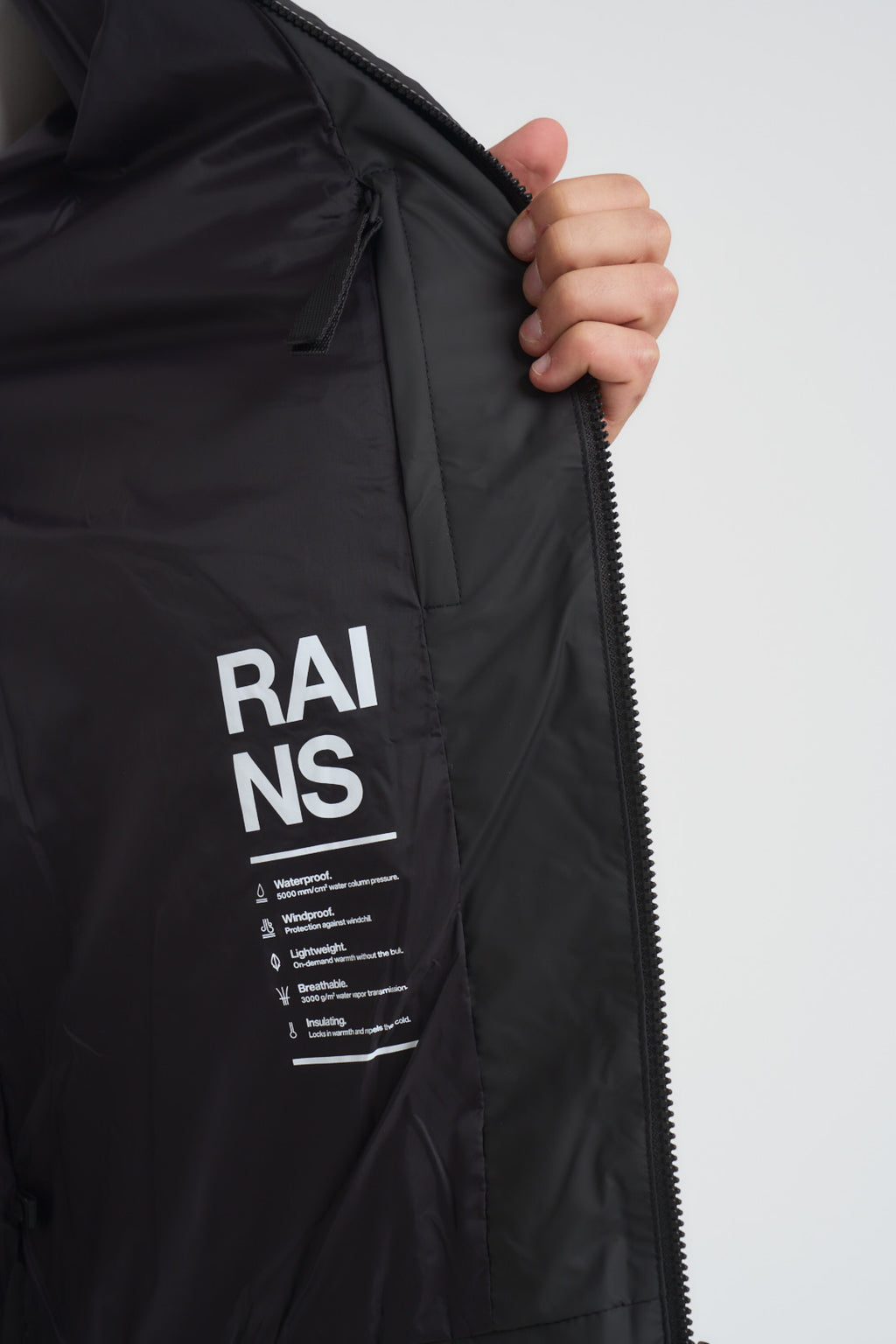 Giacca uomo impermeabile nera 15770 01 RAINS 