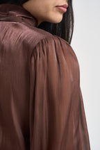 Camicia donna in raso con fiocco ruggine 17135 BROWN ACTUALEE 