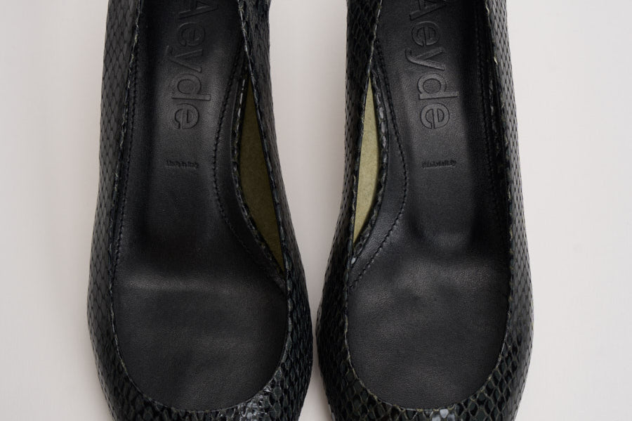 Décolleté donna Cari Mini in pelle animalier nera PU0667073030 MOSS AEYDE 