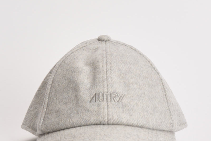 Cappello uomo baseball in lana grigio chiaro. ACPU 133V AUTRY 