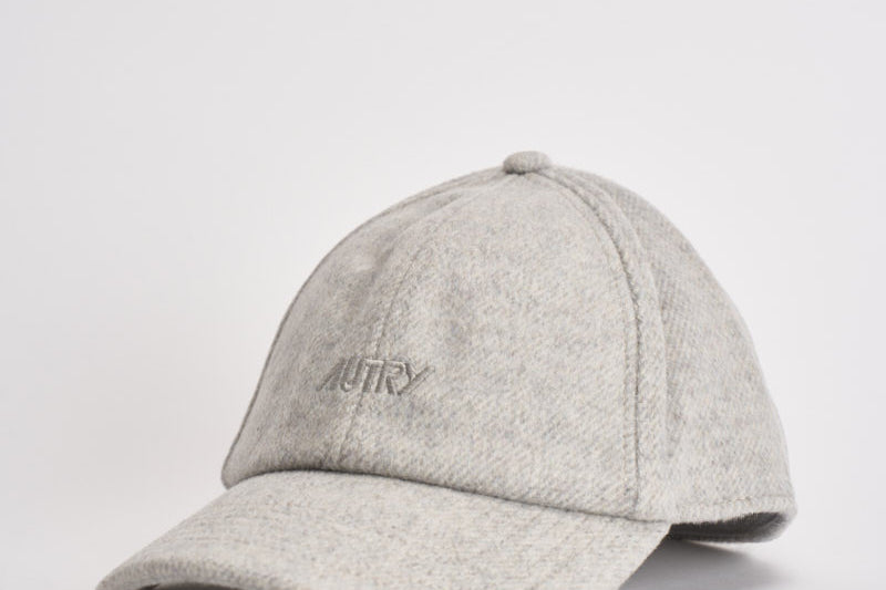Cappello uomo baseball in lana grigio chiaro. ACPU 133V AUTRY 