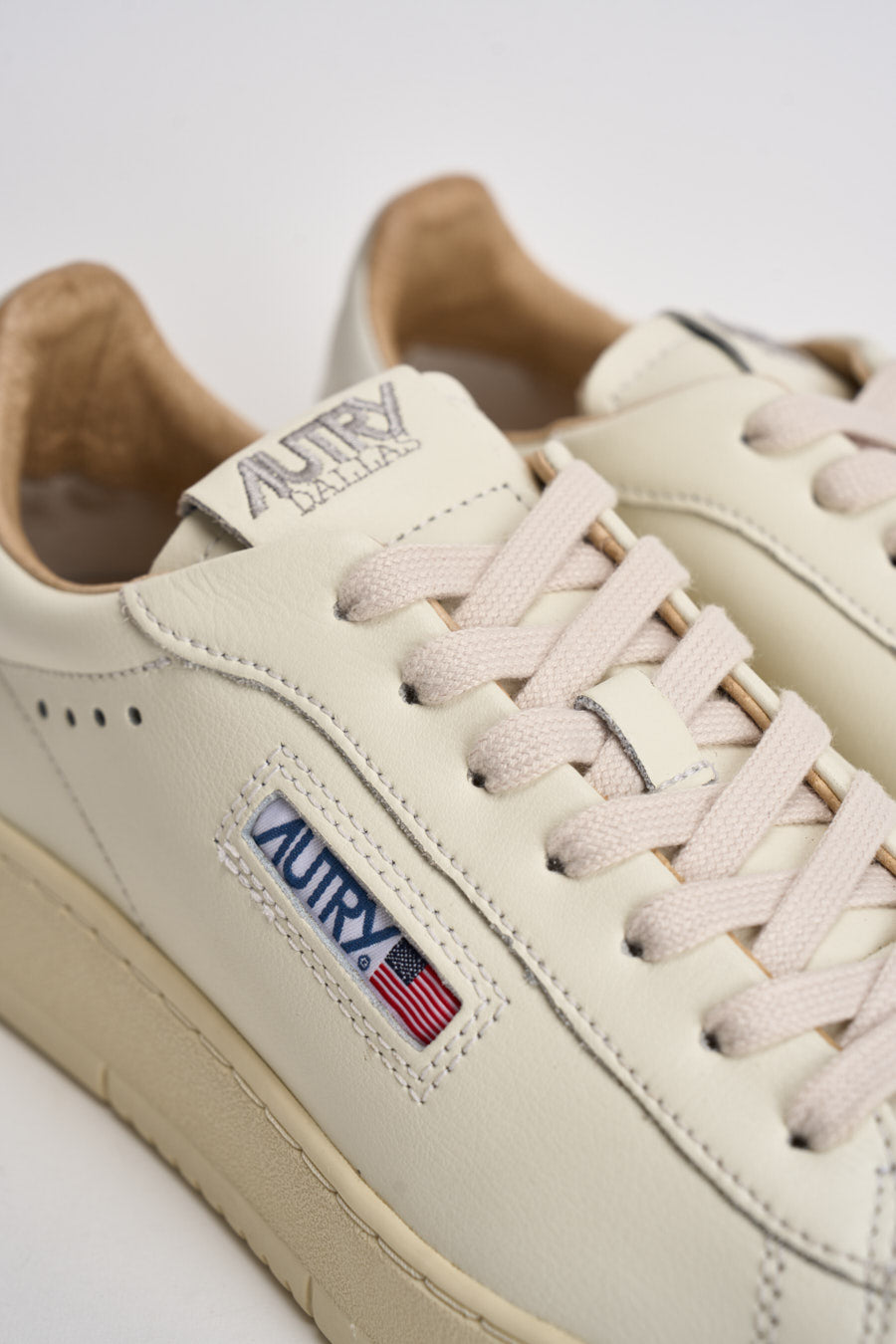 Sneakers uomo Dallas in pelle panna ADLM MR01 AUTRY 