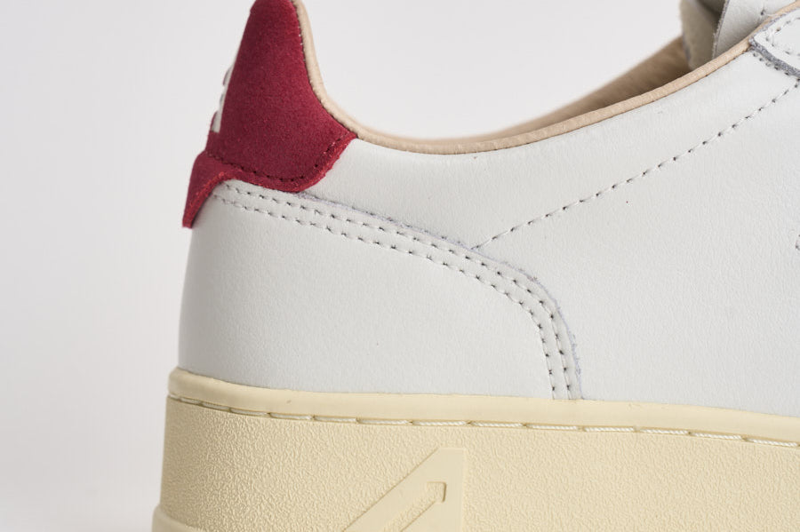 Sneakers uomo Medalist Low bianca e rossa AULM BJ01 AUTRY 