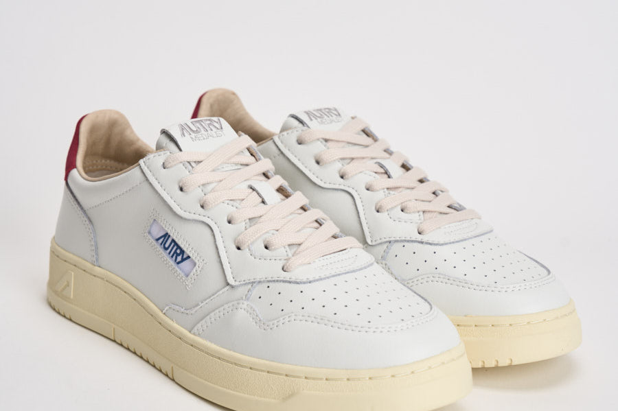 Sneakers uomo Medalist Low bianca e rossa AULM BJ01 AUTRY 