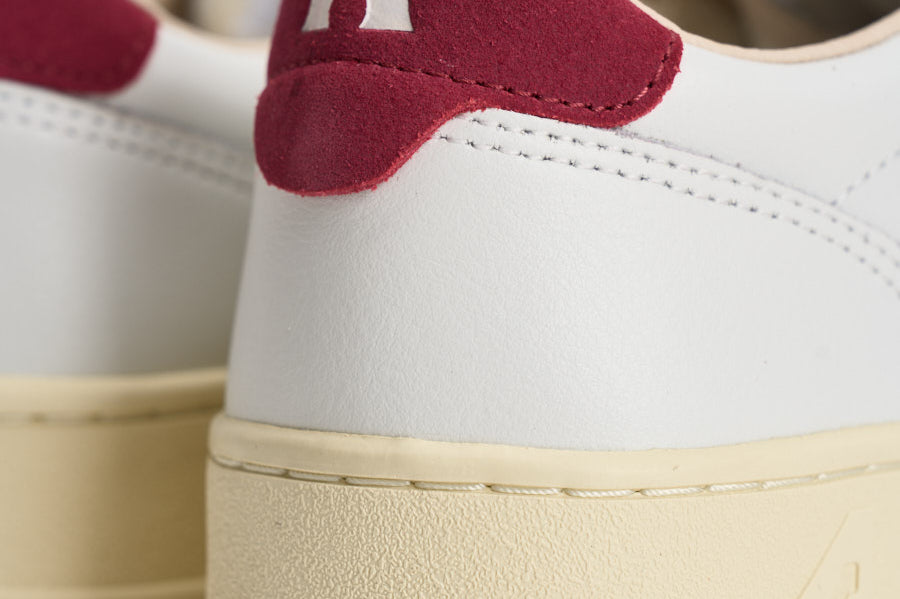 Sneakers uomo Medalist Low bianca e rossa AULM BJ01 AUTRY 