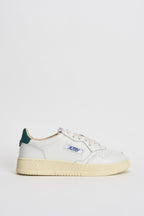 Sneakers uomo Medalist Low bianca e verde AULM BJ02 AUTRY 