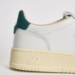Sneakers uomo Medalist Low bianca e verde AULM BJ02 AUTRY 