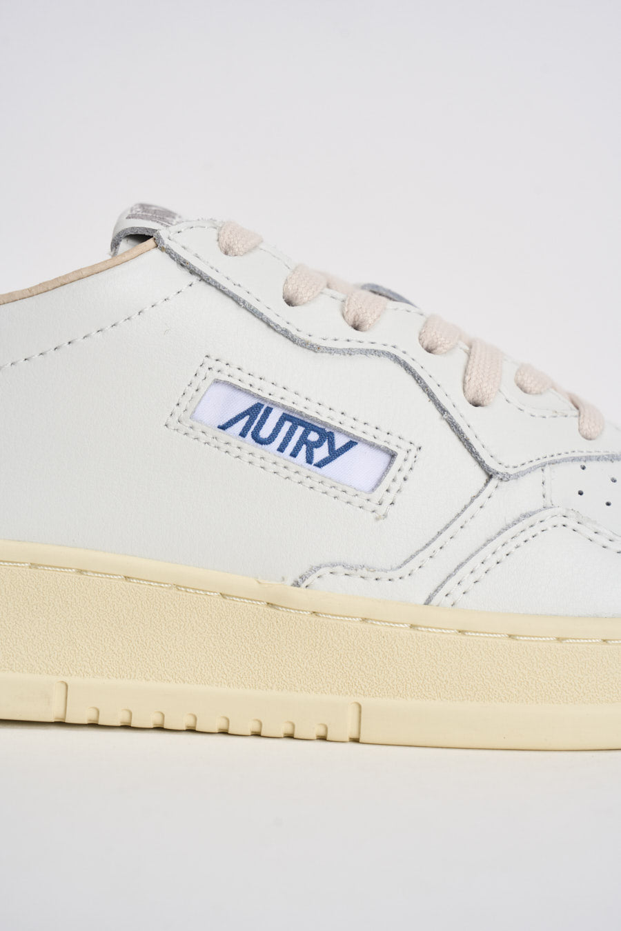Sneakers uomo Medalist Low bianca e verde AULM BJ02 AUTRY 