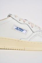 Sneakers uomo Medalist Low bianca e verde AULM BJ02 AUTRY 