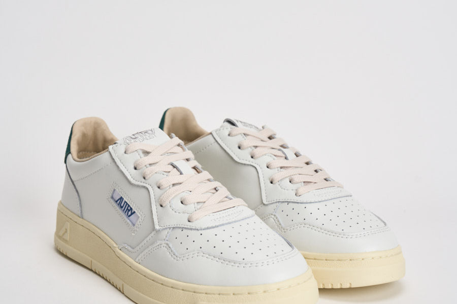 Sneakers uomo Medalist Low bianca e verde AULM BJ02 AUTRY 