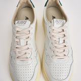 Sneakers uomo Medalist Low bianca e verde AULM BJ02 AUTRY 