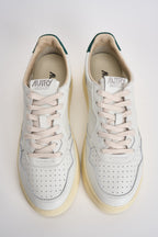 Sneakers uomo Medalist Low bianca e verde AULM BJ02 AUTRY 