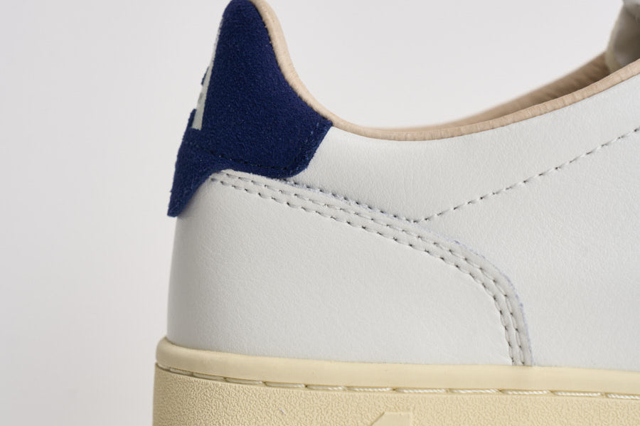 Sneakers uomo Medalist Low bianca e blu AULM BJ03 AUTRY 