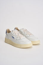 Sneakers uomo Medalist Low bianca e blu AULM BJ03 AUTRY 