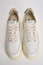 Sneakers uomo Medalist Low bianca e blu AULM BJ03 AUTRY 