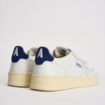 Sneakers uomo Medalist Low bianca e blu AULM BJ03 AUTRY 