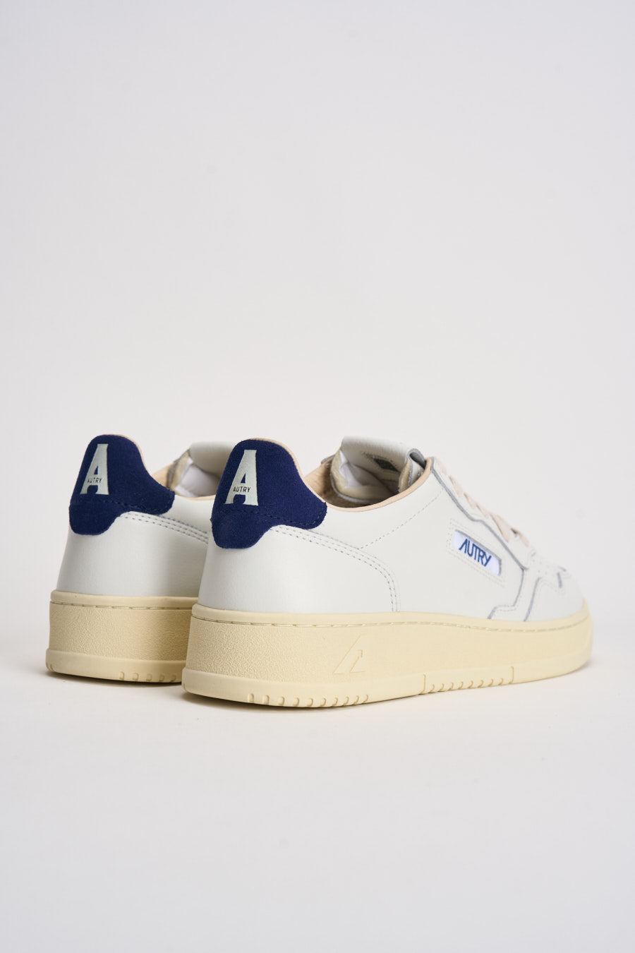 Sneakers uomo Medalist Low bianca e blu AULM BJ03 AUTRY 