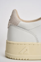 Sneakers uomo Medalist Low bianca e beige AULM BJ04 AUTRY 