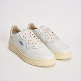 Sneakers uomo Medalist Low bianca e beige AULM BJ04 AUTRY 