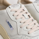 Sneakers uomo Medalist Low bianca e beige AULM BJ04 AUTRY 