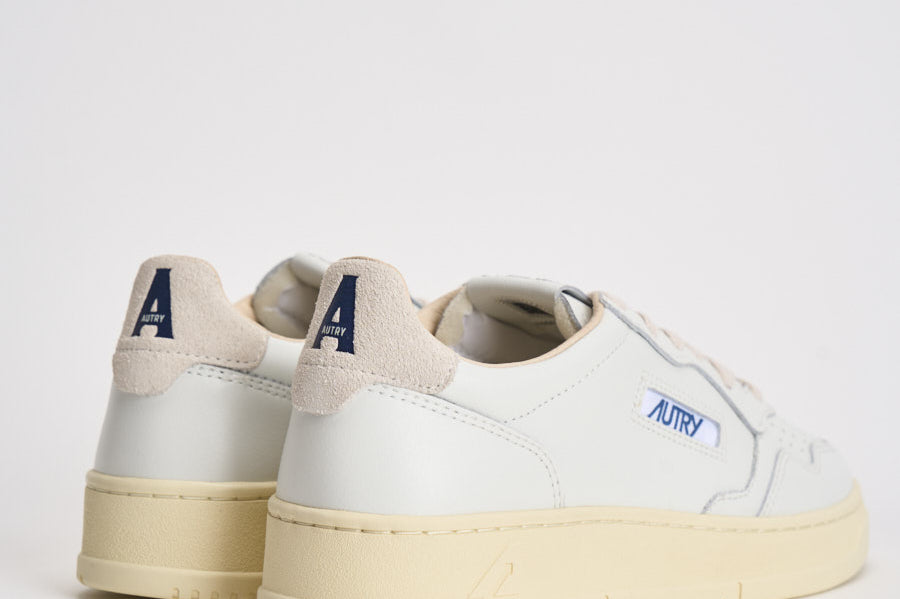 Sneakers uomo Medalist Low bianca e beige AULM BJ04 AUTRY 