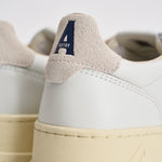 Sneakers uomo Medalist Low bianca e beige AULM BJ04 AUTRY 