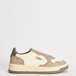 Sneakers uomo Medalist Low in suede beige e verde AULM BW07 AUTRY 