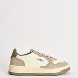Sneakers uomo Medalist Low in suede beige e verde AULM BW07 AUTRY 