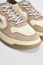 Sneakers uomo Medalist Low in suede beige e verde AULM BW07 AUTRY 