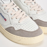 Sneakers uomo Medalist Low in suede bianca e grigia AULM FT15 AUTRY 