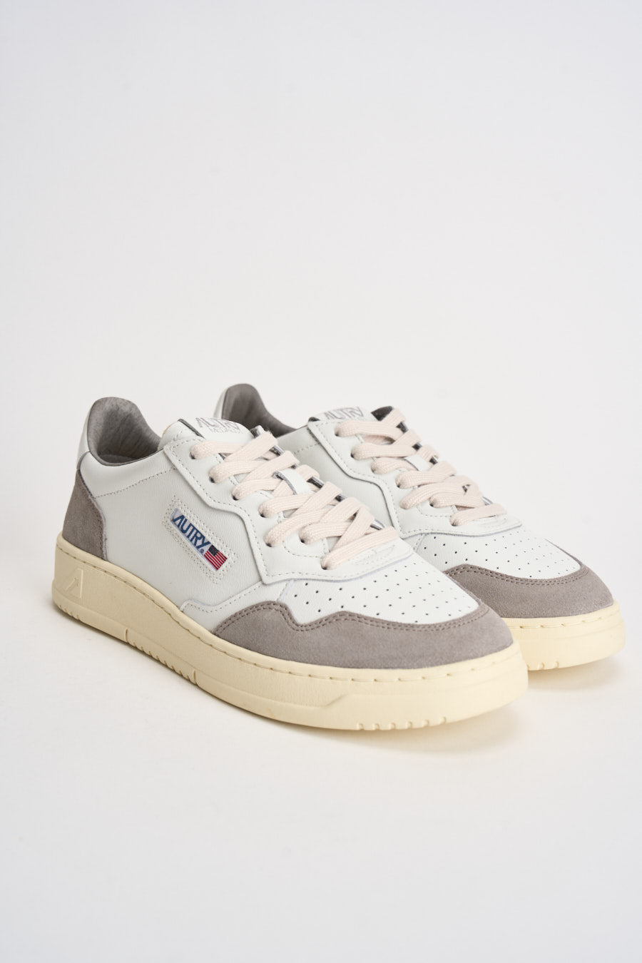 Sneakers uomo Medalist Low in suede bianca e grigia AULM FT15 AUTRY 