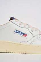 Sneakers uomo Medalist Low bianca e marrone AULM HJ03 AUTRY 