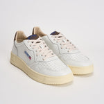 Sneakers uomo Medalist Low bianca e marrone AULM HJ03 AUTRY 