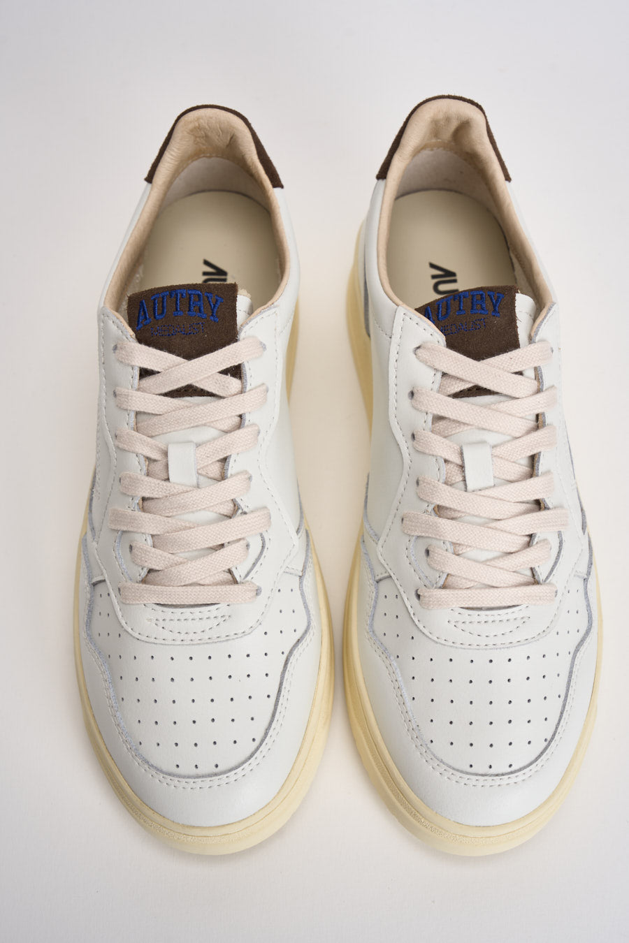 Sneakers uomo Medalist Low bianca e marrone AULM HJ03 AUTRY 