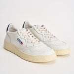 Sneakers uomo Medalist Low  in pelle bianca e blu AULM LL12 AUTRY 